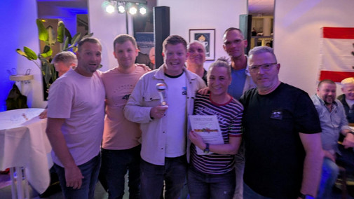 Die Mannschaft triumphiert.