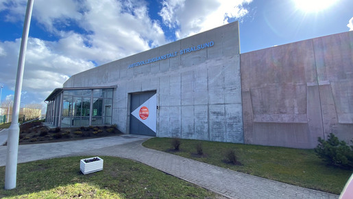 Pfortengebäude der JVA Stralsund